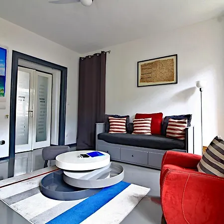 Au Centre Apartment *
