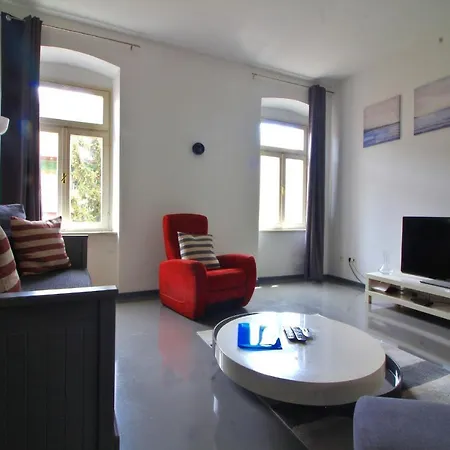 Au Centre Apartment *